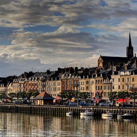 Trouville Sur Mer Vue Sur La Touque Exterior foto